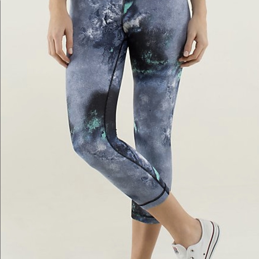 Lululemon denim weave Milky Way wunder under crop